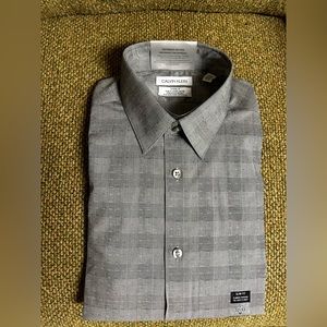 Calvin Klein Steel+ slim fit non-iron dress shirt 15.5 X 32/33. NEW WITH TAGS.